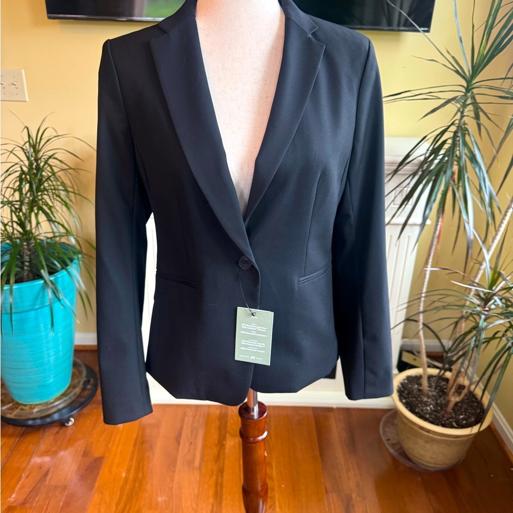 NWT H&M size small one button black blazer